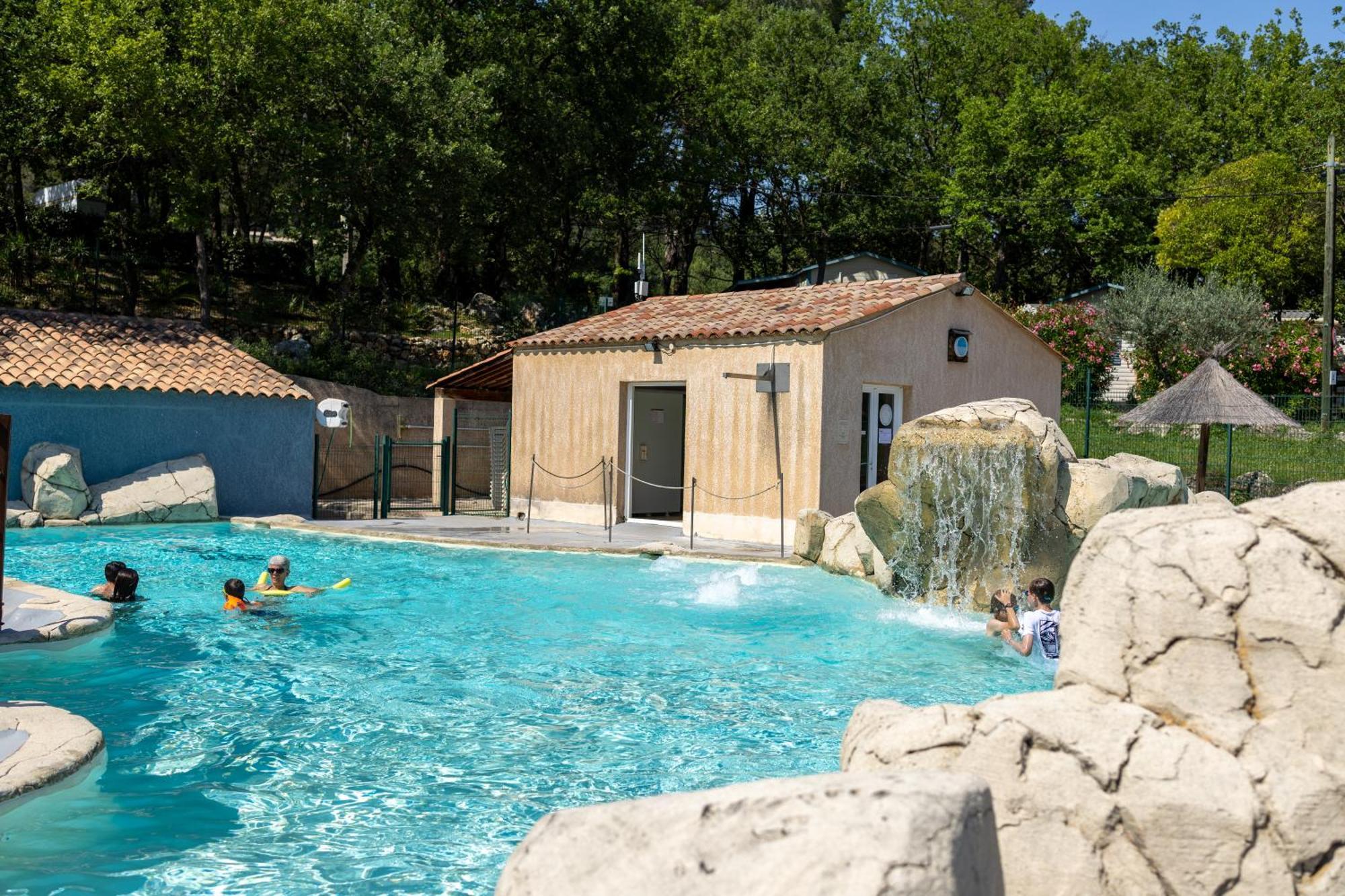Camping Domaine Villa Verde Callas 外观 照片